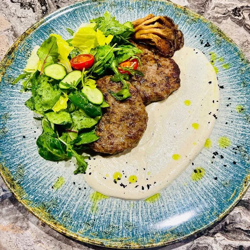 Сочные котлеты из телятины
